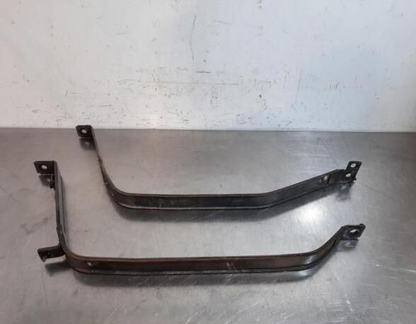 Spannband Tank Hyundai i30 III PD, PDE, PDEN  P19359663