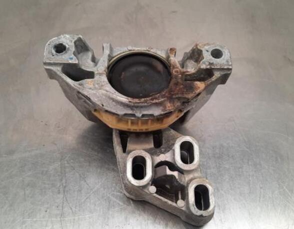 Engine Mount Bracket INFINITI Q30