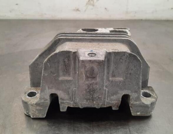 Engine Mount Bracket INFINITI Q30