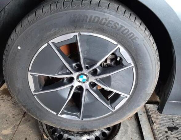 Felgen Set + Reifen von einem BMW 3-Serie