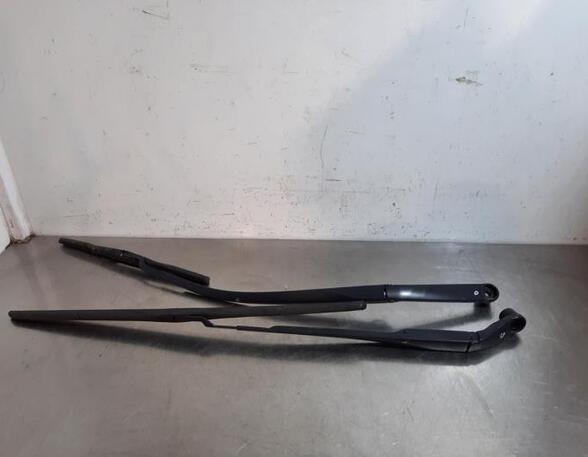 Wischerarm vorne Hyundai i30 III PD, PDE, PDEN  P19359668