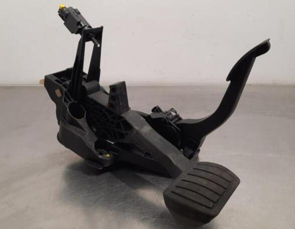 Pedal Assembly PEUGEOT 308 III (FB_, FH_, FP_, F3_, FM_)