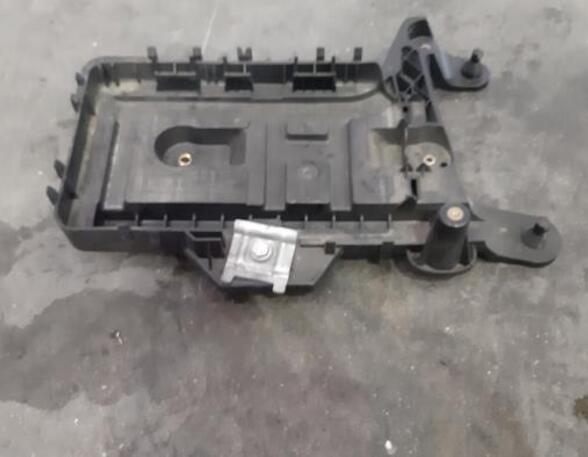 Battery holder VW TOURAN (1T3), VW TOURAN (1T1, 1T2), VW TOURAN VAN (1T3), VW CADDY IV MPV (SAB, SAJ)