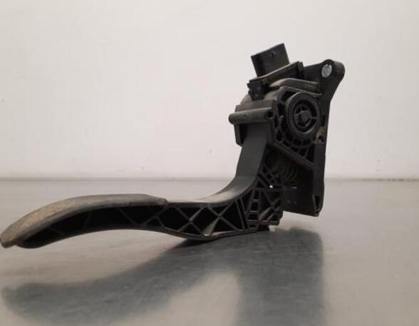 Accelerator pedal MERCEDES-BENZ SPRINTER 4-t Van (B907, B910)