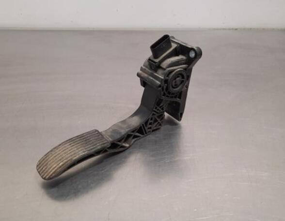 Accelerator pedal MERCEDES-BENZ SPRINTER 4-t Van (B907, B910)