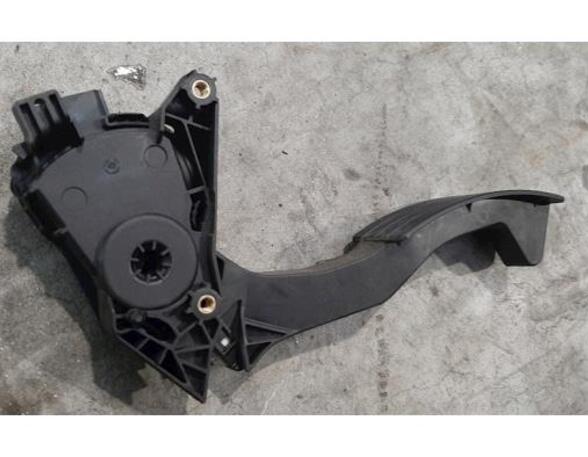 Accelerator pedal RENAULT TWINGO III (BCM_, BCA_)