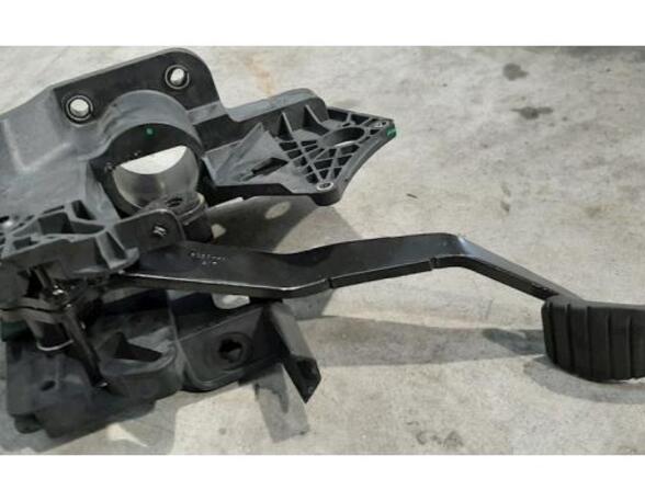 Accelerator pedal RENAULT TWINGO III (BCM_, BCA_)