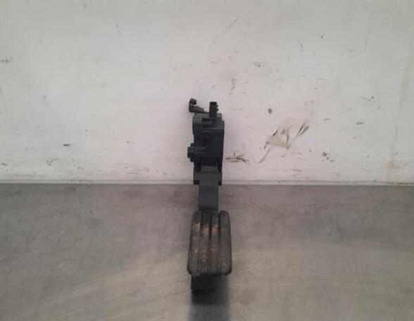 Accelerator pedal RENAULT TRAFIC III Van (FG_)