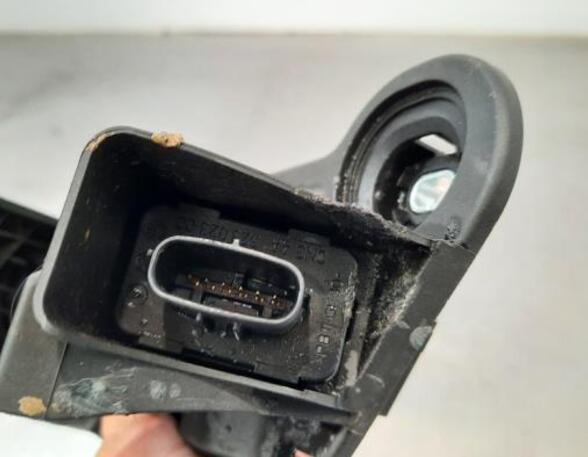 Accelerator pedal MAZDA 3 Saloon (BP_)