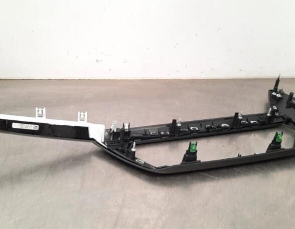 Instrument panle border BMW 1 (F40)