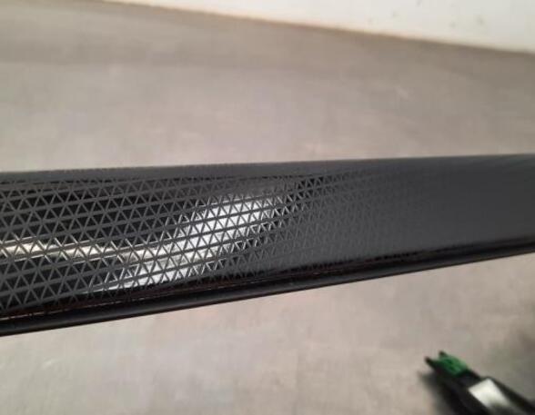 Instrument panle border BMW 1 (F40)