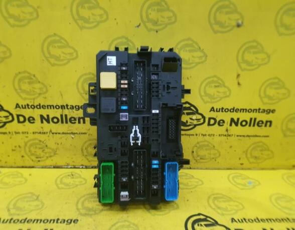 Fuse Box OPEL Astra H Caravan (L35)