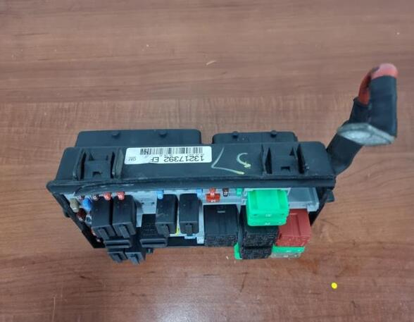 Fuse Box OPEL Corsa D (S07)