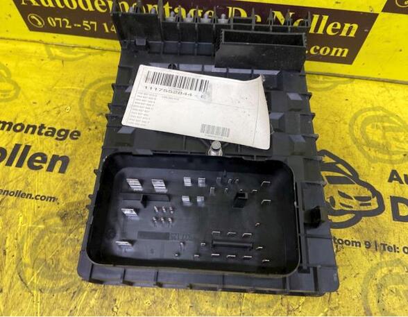 Fuse Box VW Tiguan (5N)