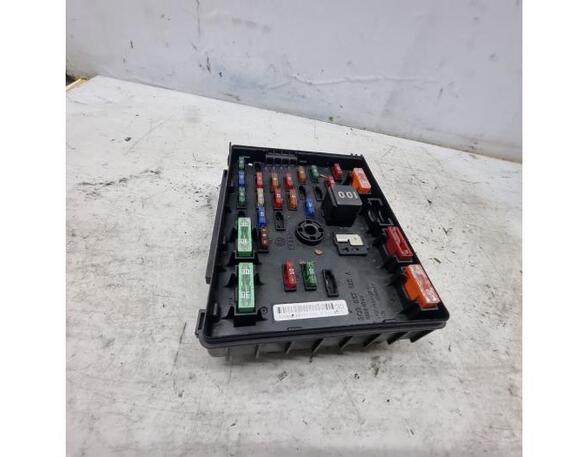 Fuse Box VW Tiguan (5N)