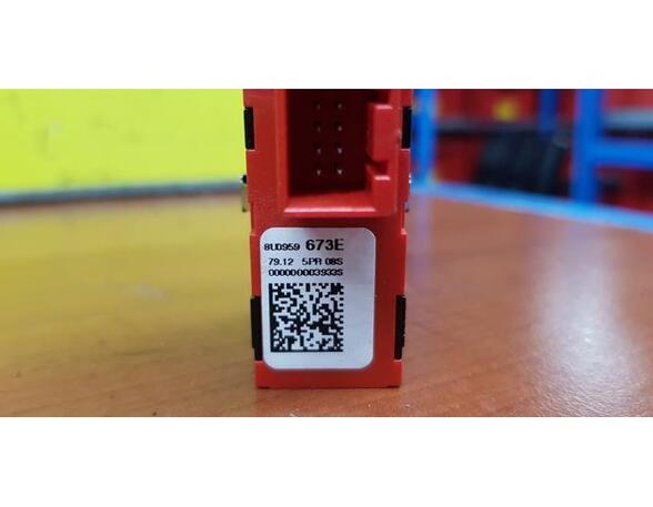 P13573996 Schalter für Warnblinker AUDI Q3 (8U) 8UD959673E