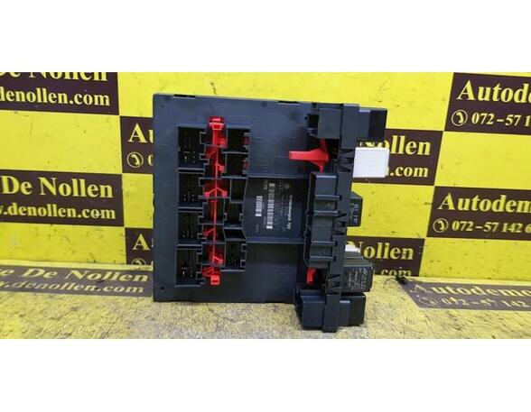 Control unit for door drawing support VW Touran (1T1, 1T2)