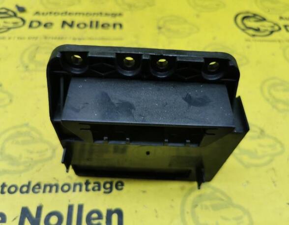 Control unit for door drawing support VW Golf V (1K1)