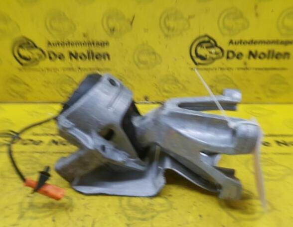 Engine Mount Bracket AUDI Q5 (8RB)