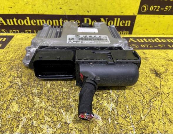 Control unit for engine VW Golf V (1K1), VW Golf VI (5K1)