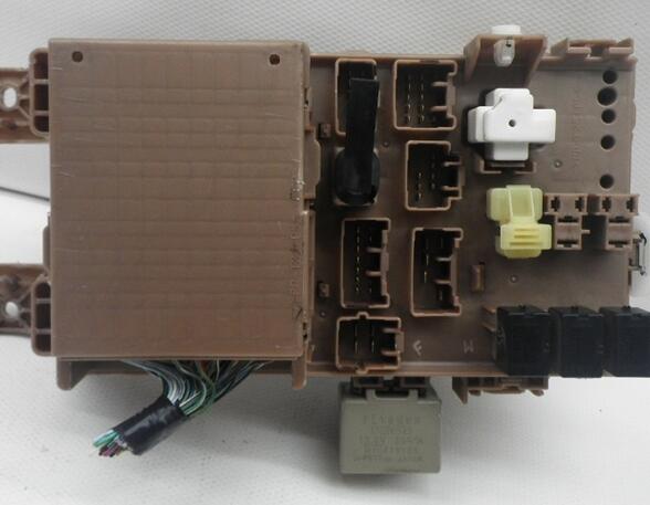 Fuse Box TOYOTA COROLLA Verso (_E12_)