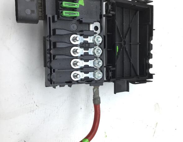 Fuse Box VW GOLF IV (1J1)