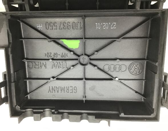 Fuse Box VW GOLF IV (1J1)