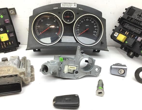 Control unit for engine OPEL ASTRA H Estate (A04)