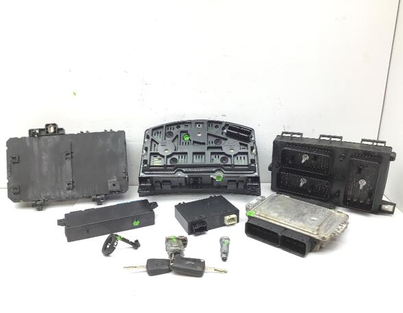 Control unit for engine OPEL ASTRA H TwinTop (A04)