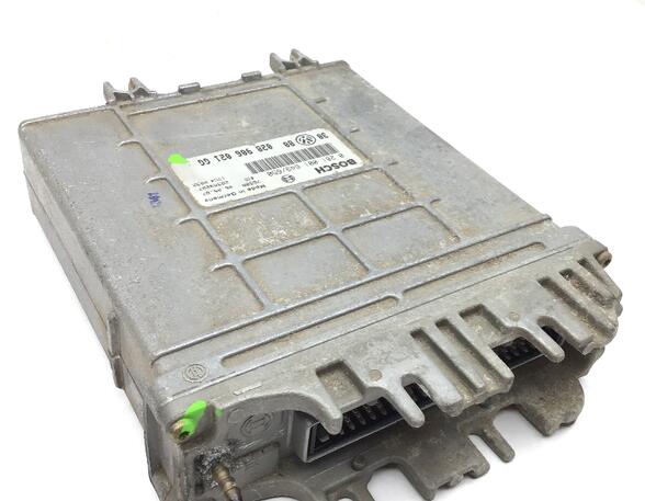 Control unit for engine VW GOLF III Variant (1H5)