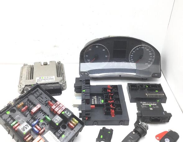 Control unit for engine VW GOLF V (1K1)