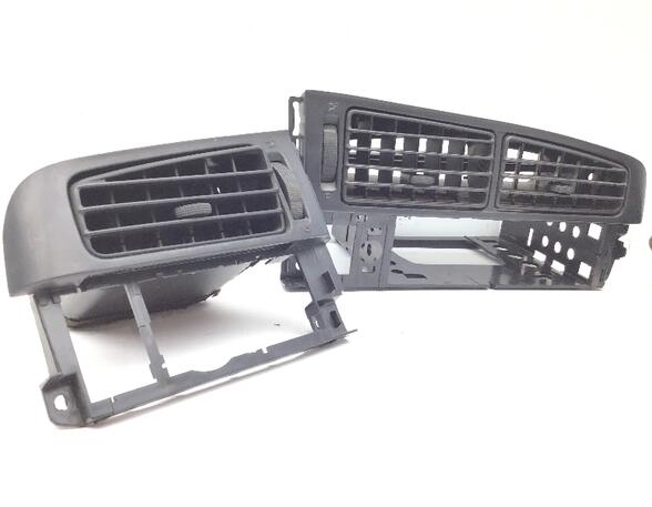 Dashboard ventilation grille VW GOLF III Variant (1H5)