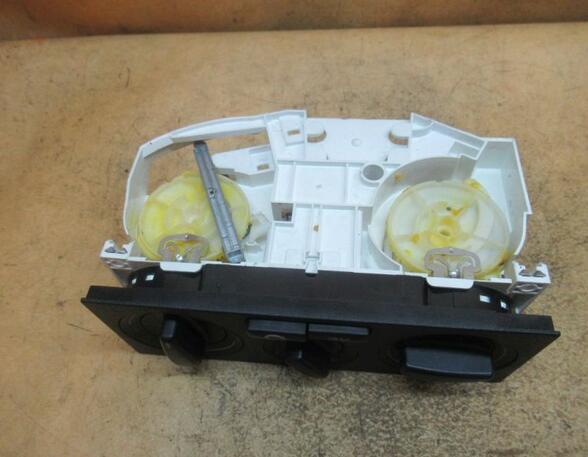 Air Conditioning Control Unit VW Passat (3B2)