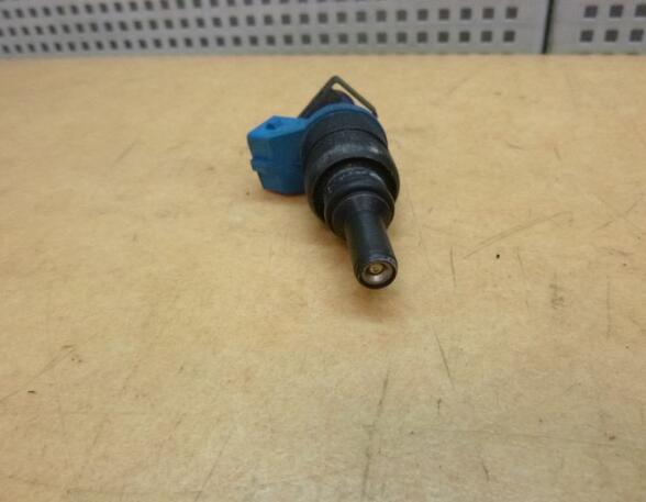 Injector Nozzle VW Passat Variant (3B5)