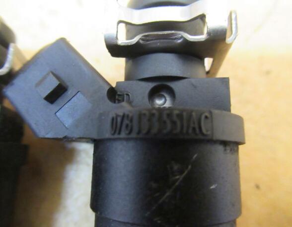 Injector Nozzle VW PASSAT (3B2)