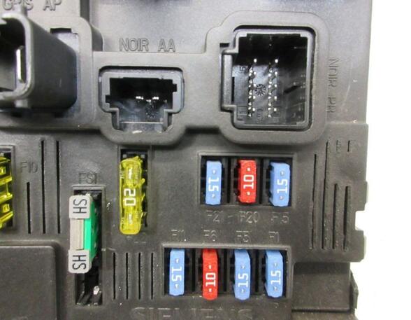 Fuse Box PEUGEOT 407 (6D)