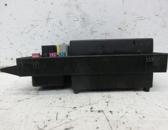 Fuse Box OPEL Astra H (L48)