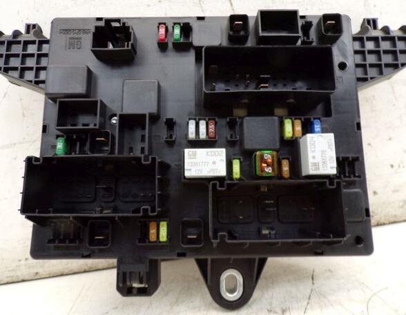 Fuse Box OPEL ZAFIRA TOURER C (P12)