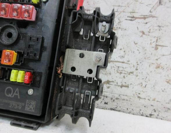 Fuse Box OPEL ASTRA J (P10)