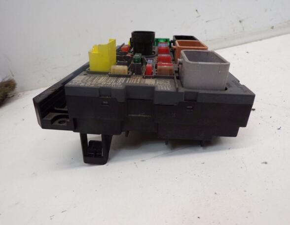 Fuse Box PEUGEOT 308 SW I (4E_, 4H_)