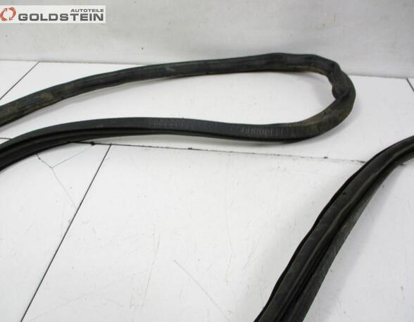 Boot / Trunk Lid Seal AUDI A8 (4H2, 4H8, 4HC, 4HL)