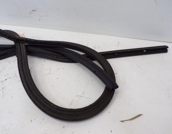 Boot / Trunk Lid Seal BMW Z3 Roadster (E36)