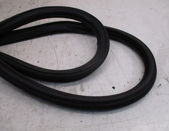 Boot / Trunk Lid Seal VOLVO XC90 I (275)