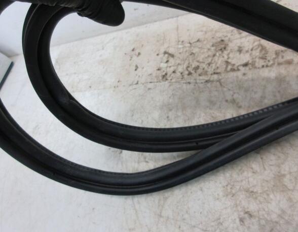 Rubber laadklep achteraan OPEL CORSA E (X15)