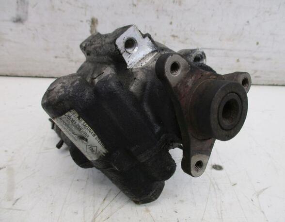 Power steering pump NISSAN Interstar Kasten (X70)