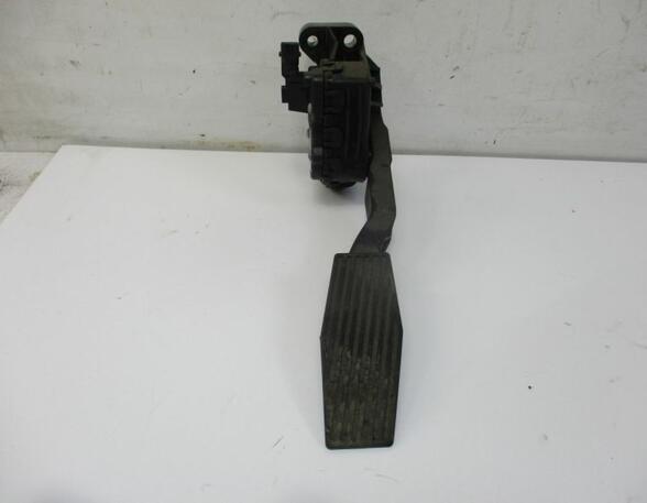 Accelerator pedal OPEL Astra H Caravan (L35)