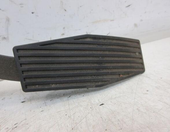 Accelerator pedal OPEL Astra H Caravan (L35)