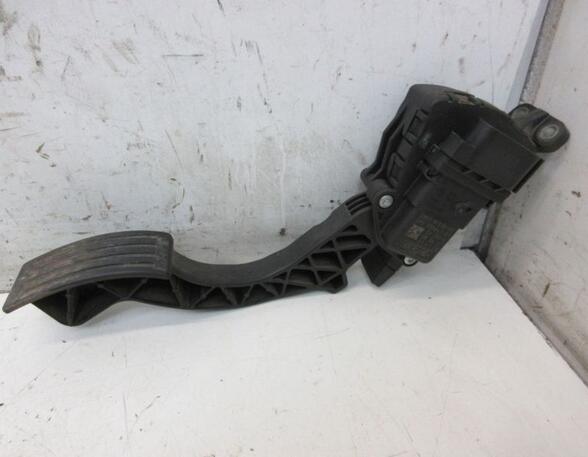 Accelerator pedal VOLVO V50 (545)