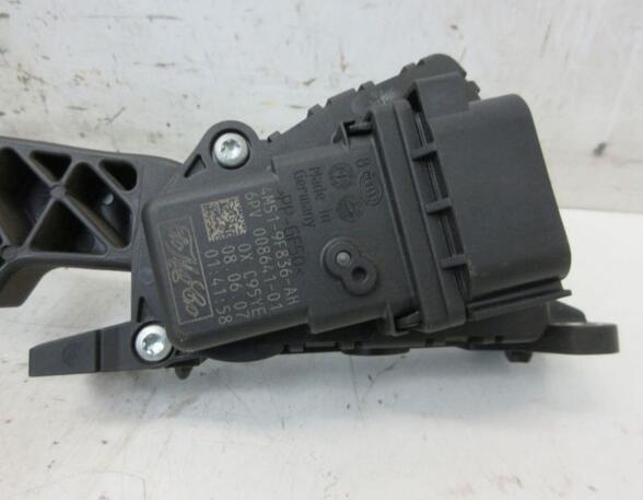 Accelerator pedal VOLVO V50 (545)