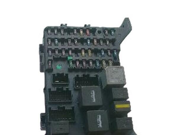 Fuse Box FORD MONDEO III (B5Y)